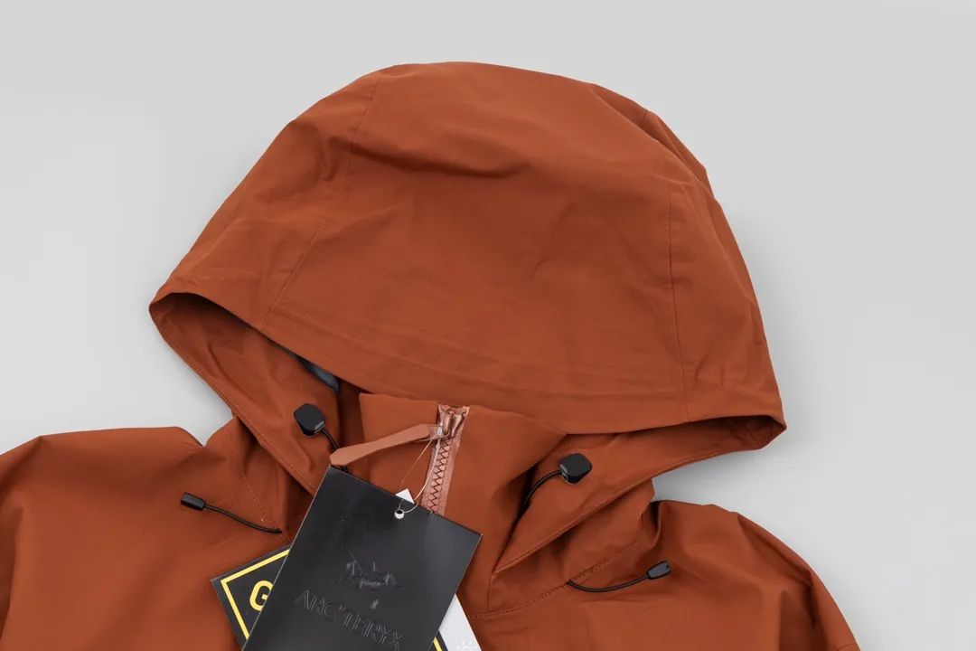 Arc'teryx Gore-tex ， ， ， 。 bluesign@ N 3LGORE-TEX ， Wear-Resistant， 、 Breathable， ， 20000 Breathable 10000 E 3D ， 3D ， ， ， Authentic YKK ， ， ， ， ， Factory ， ， ， 。 ， ， ，Lightweight ， Series ， Quality ！！
